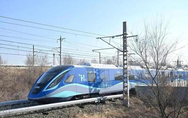 日本要破防了！中国氢能列车试跑成功加氢10分钟可续航1000公里(图8)