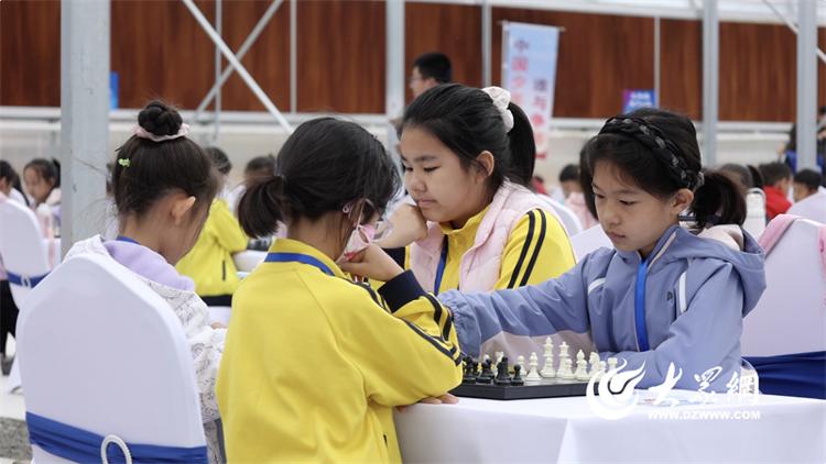 烟台市第二届国际象棋校园联赛在福山区成功举办(图2)