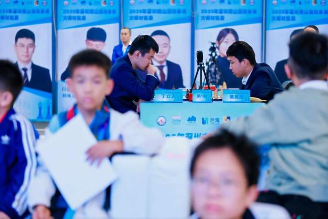 特写丨掌声为“开门办赛”响起(图5)