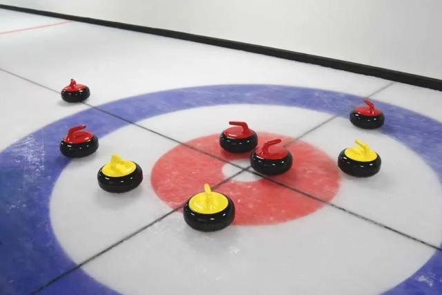 河南首座高中标准化冰壶馆惊艳亮相！就在这里→(图2)