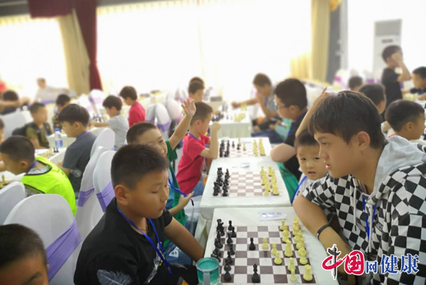 全民大健康 体育竞技展风采br——北京房山区举办青少年国际象棋等级赛(图2)