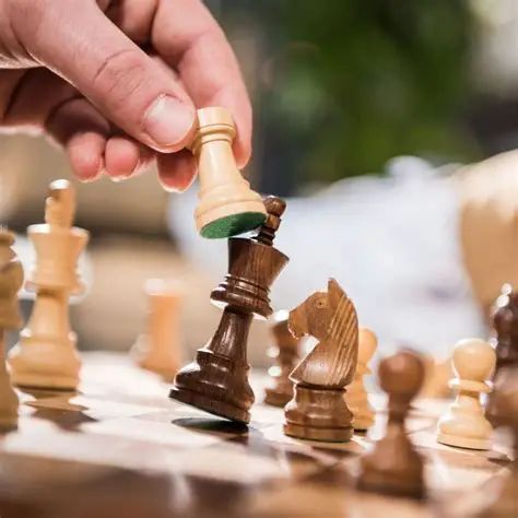 国际象棋作弊传闻：特殊设备竟成击败大师的手段？(图3)