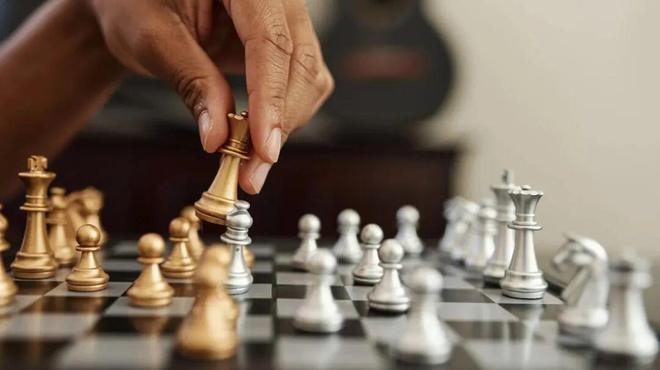 30年前的国际象棋肛珠作弊悬案？！神秘新手战平大师后人间蒸发终于破案了！(图11)